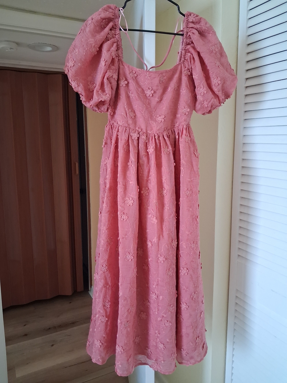 Girls' Pink Puff-Sleeve Floral Eyelet Dress